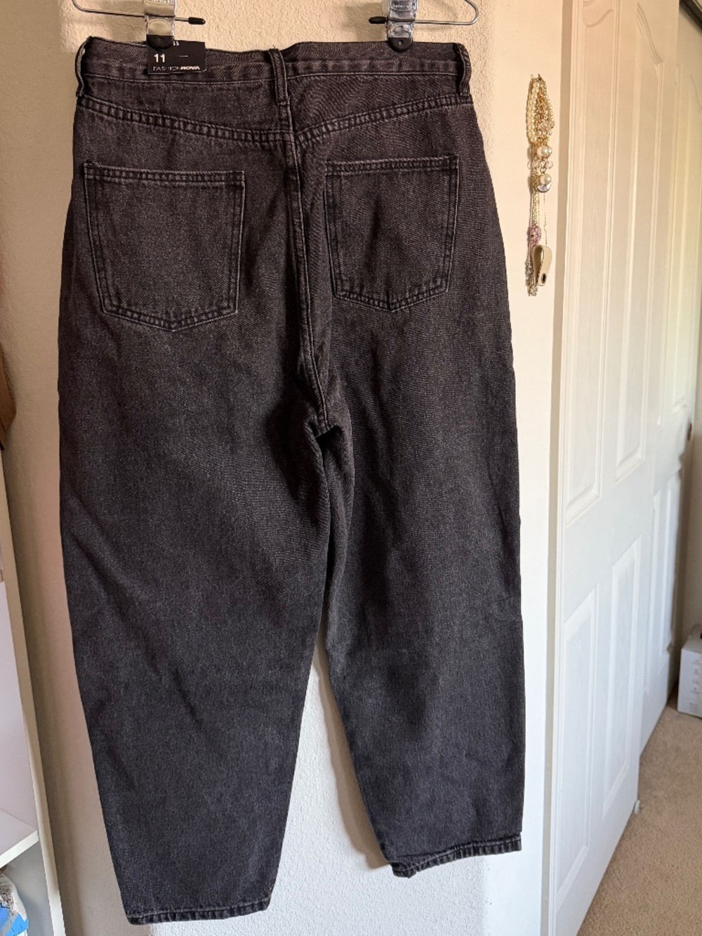 Jeans - Picture 2 of 3